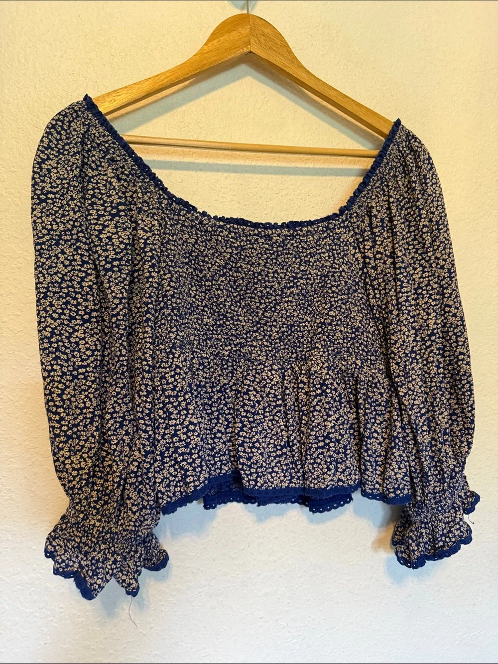 FREE PEOPLE BRITNEE PRINTED TOP crop puff sleeve floral M